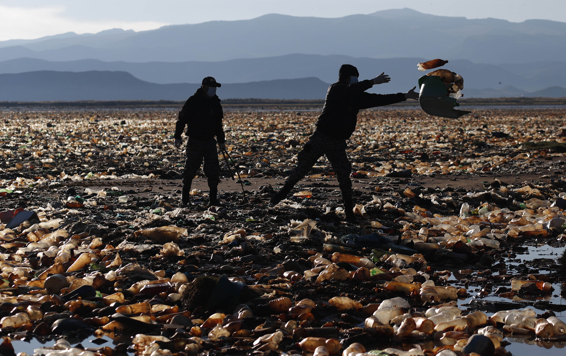 APTOPIX Bolivia Polluted Lake